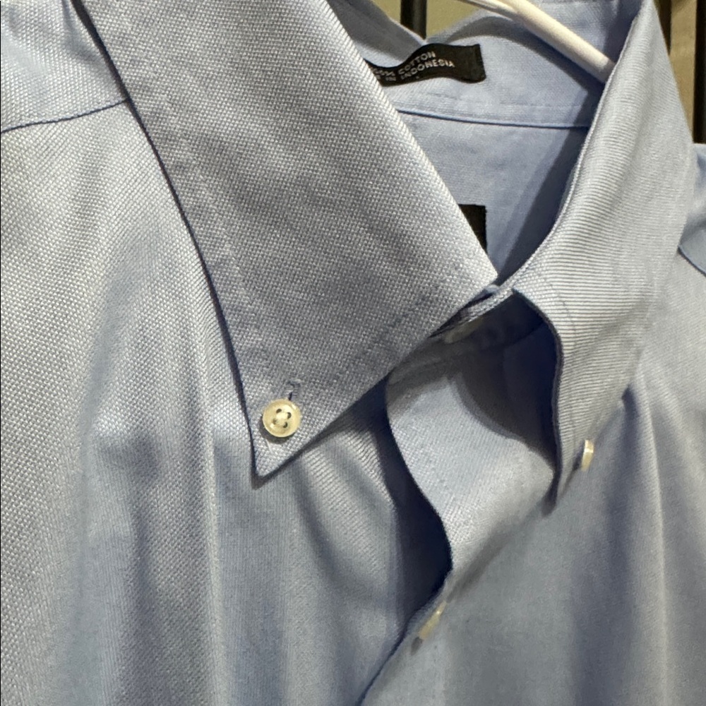 Eagle Shirtmakers Light Blue Button Down Dress Shirt
Non iron - Picture 3 of 7